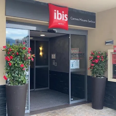 Отель Ibis Cannes Sartoux Piscine Parking Gratuit Муан-Сарту