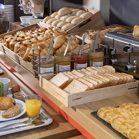 Отель Ibis Cannes Sartoux Piscine Parking Gratuit Муан-Сарту