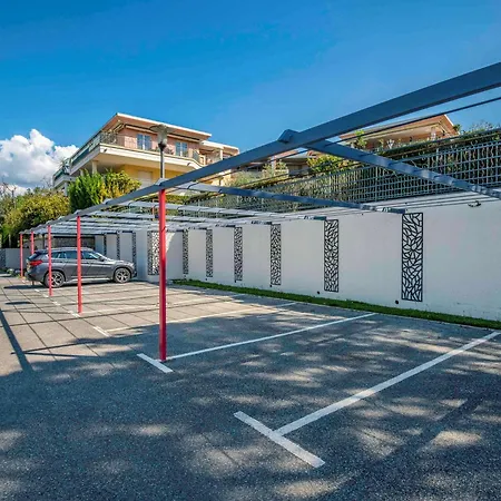 Отель Ibis Cannes Sartoux Piscine Parking Gratuit
