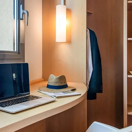 Ibis Cannes Sartoux Piscine Parking Gratuit 3* Муан-Сарту