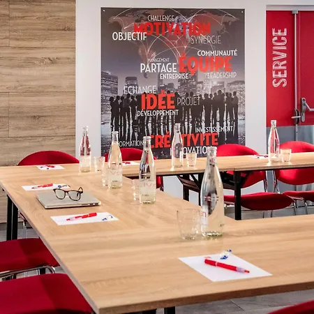 Отель Ibis Cannes Sartoux Piscine Parking Gratuit 3*