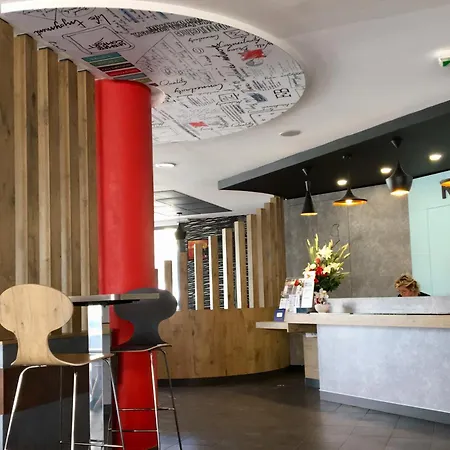 Отель Ibis Cannes Sartoux Piscine Parking Gratuit