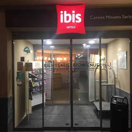 Отель Ibis Cannes Sartoux Piscine Parking Gratuit Муан-Сарту