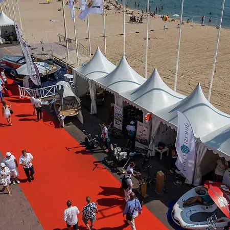 Отель Ibis Cannes Sartoux Piscine Parking Gratuit 3*