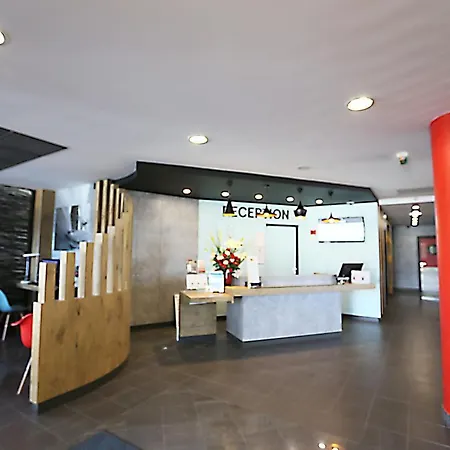 Ibis Cannes Sartoux Piscine Parking Gratuit 3*